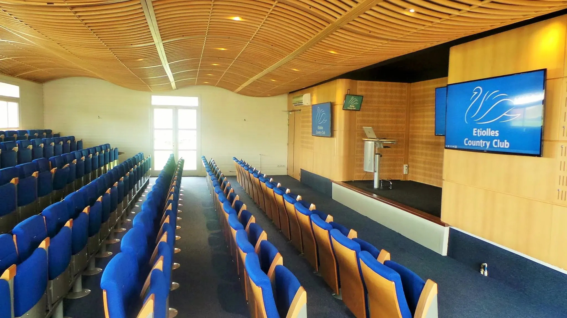 Etiolles Country Club