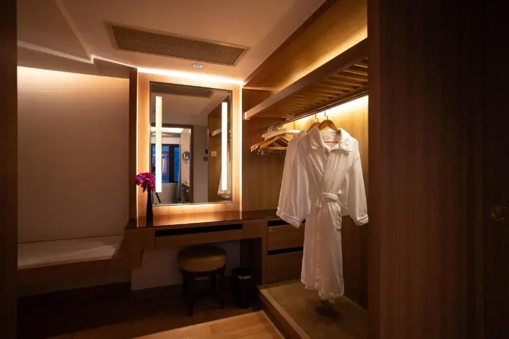 Отель The Garden Hotel Guangzhou