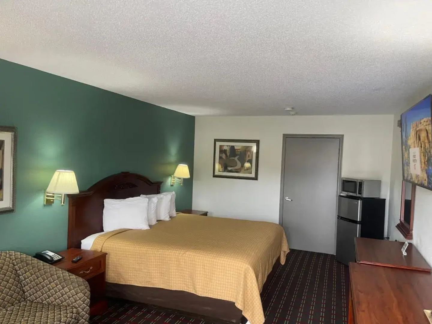 Super Inn & Suites by OYO Milledgeville