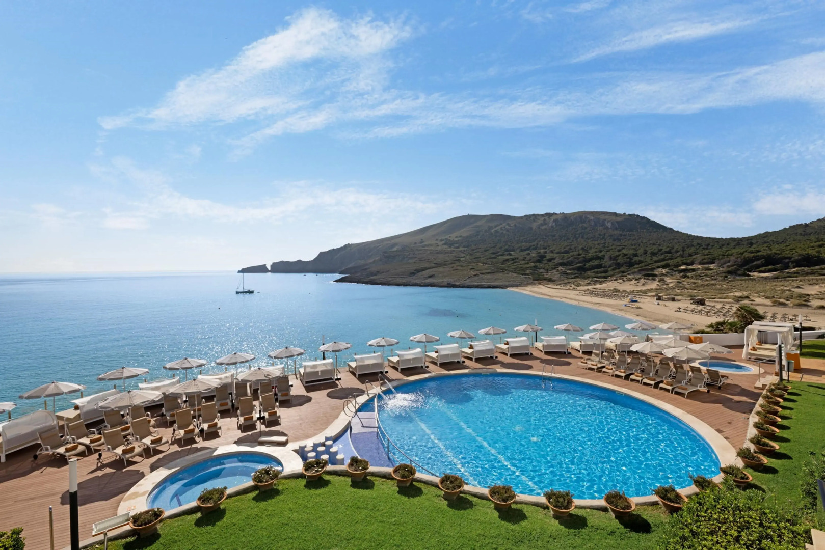 Отель VIVA Cala Mesquida Resort & Spa