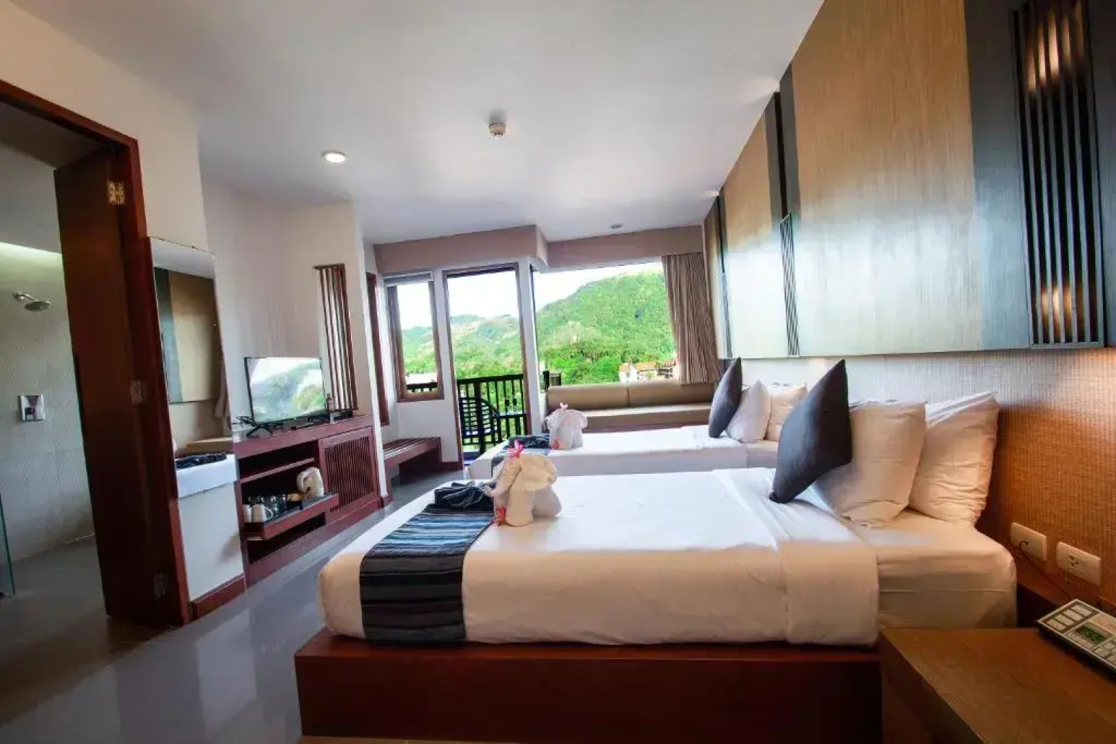 Peach Blossom Resort & Pool Villa