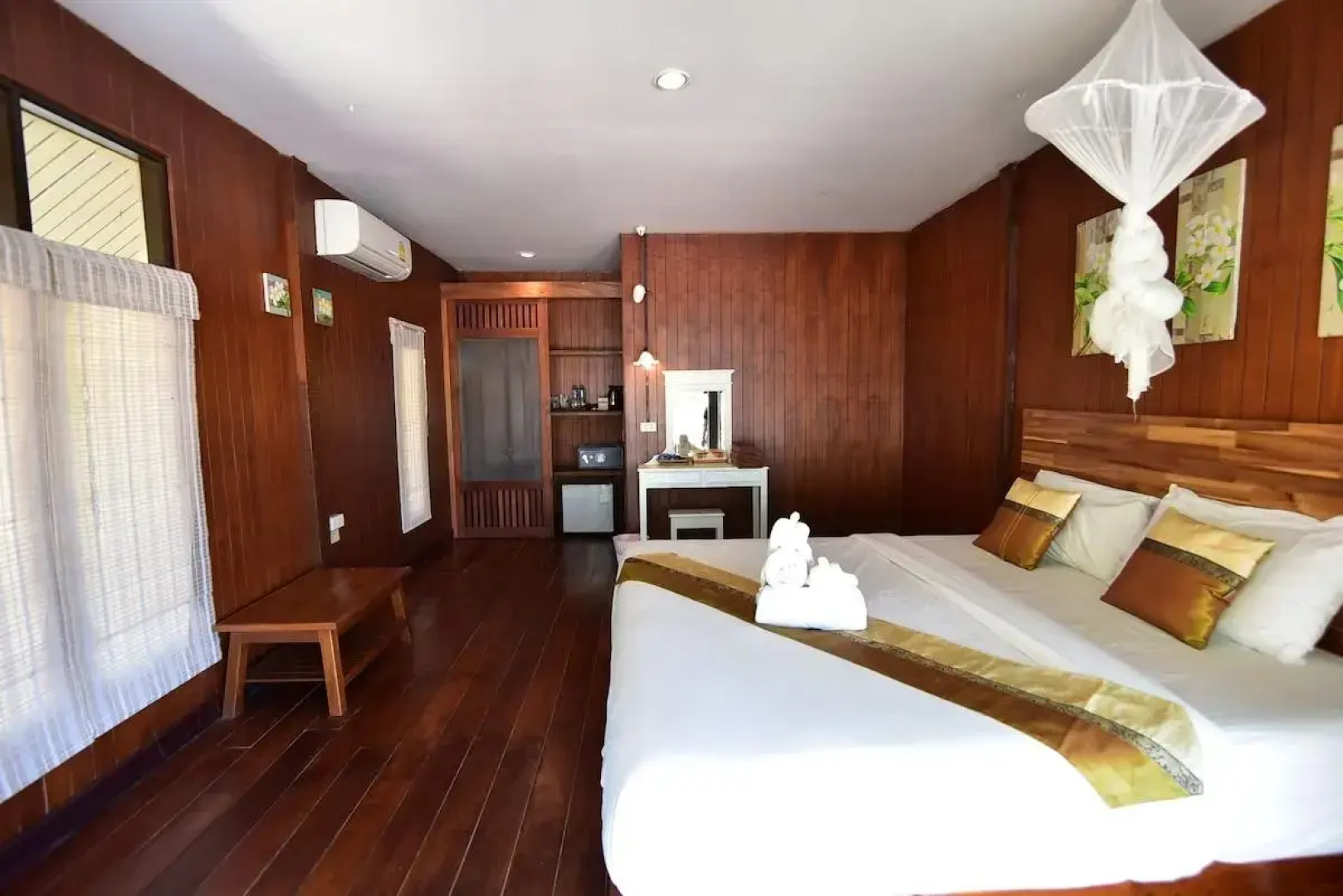 Отель Koh Ngai Thanya Beach Resort