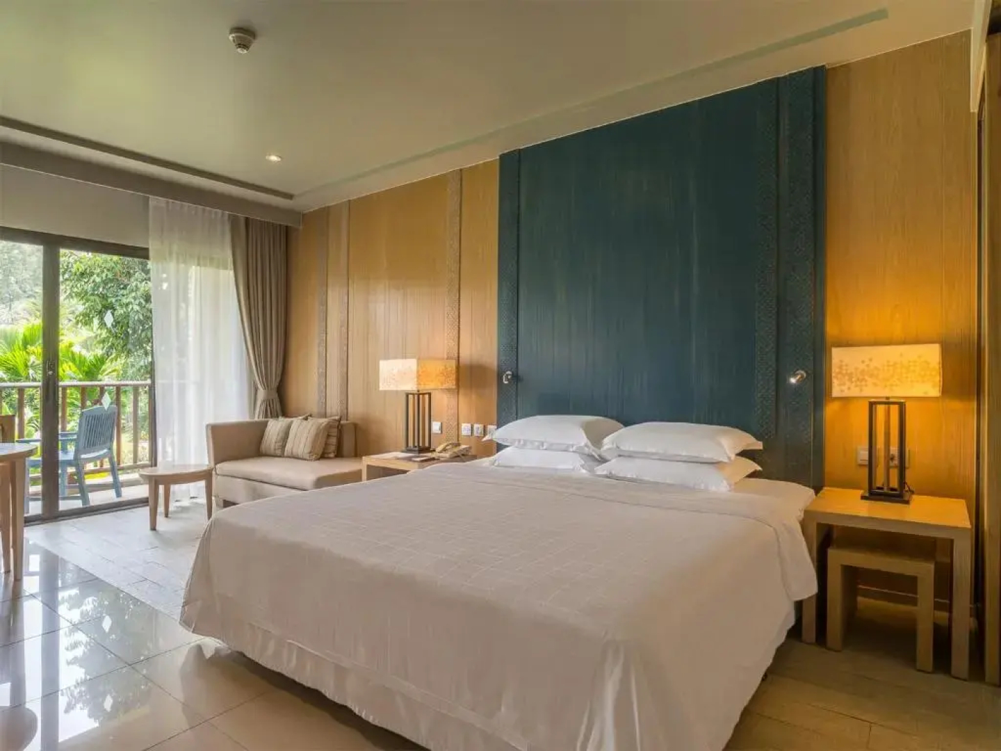 Отель Dusit Thani Krabi Beach Resort
