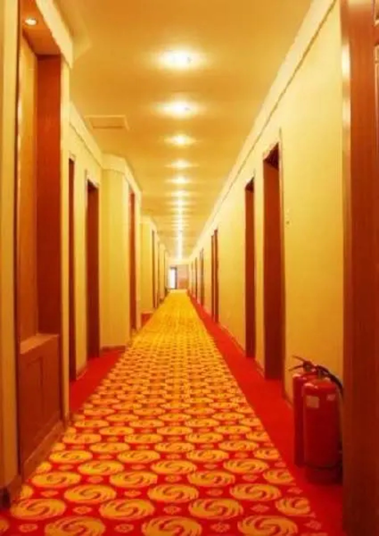 Songchao Bianjing Hotel (Kaifeng Drum Tower Square)
