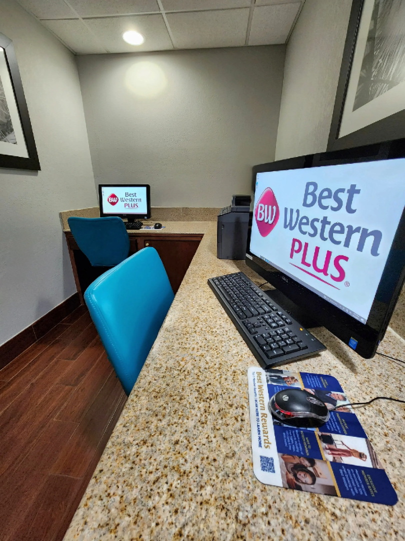 Best Western Plus Blue Angel Inn