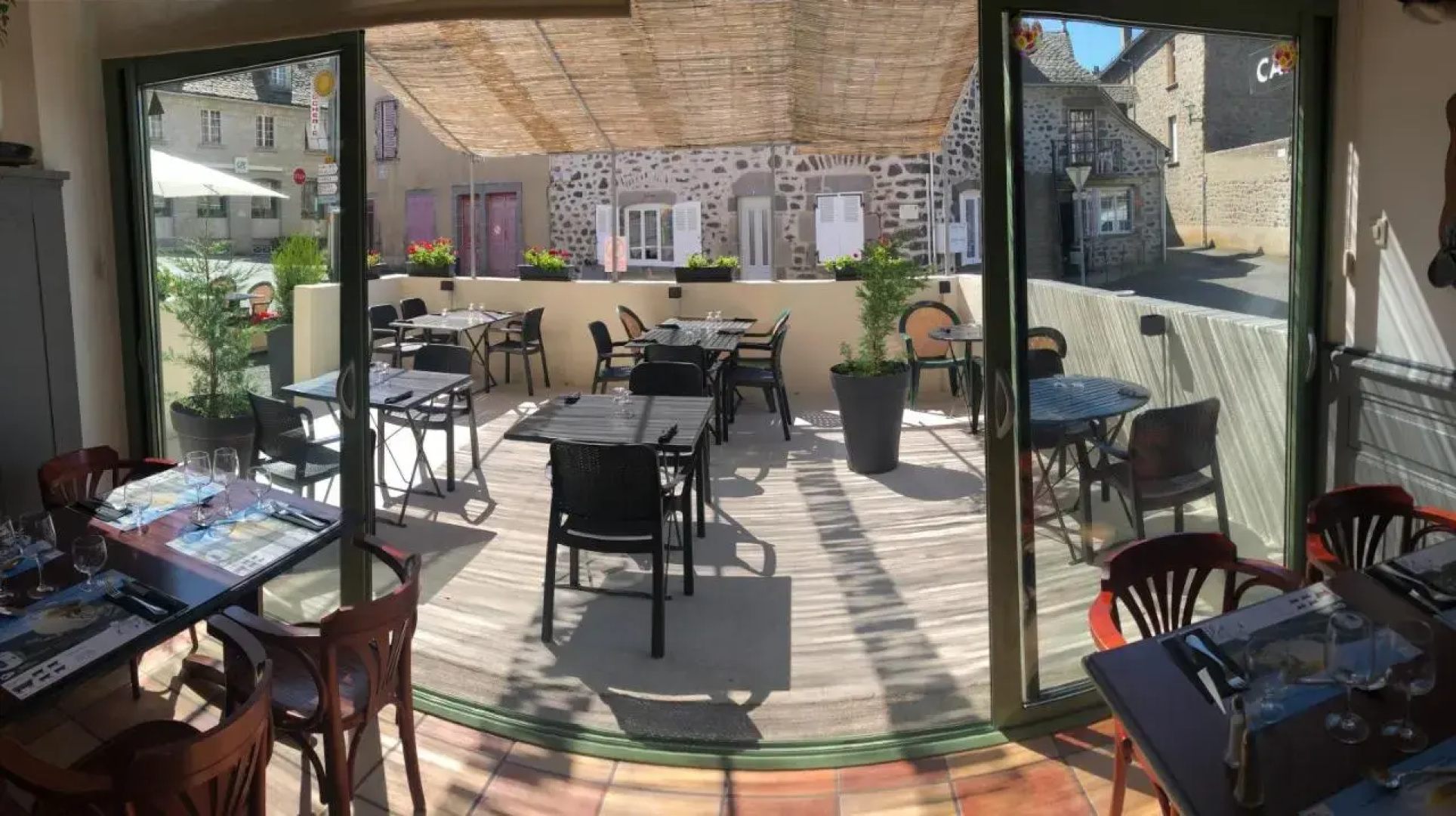 Logis Hôtel Le Relais Des Remparts