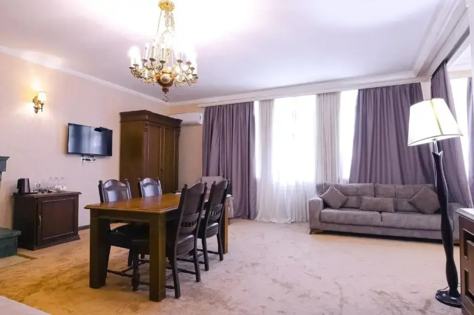 Imperial House Hotel
