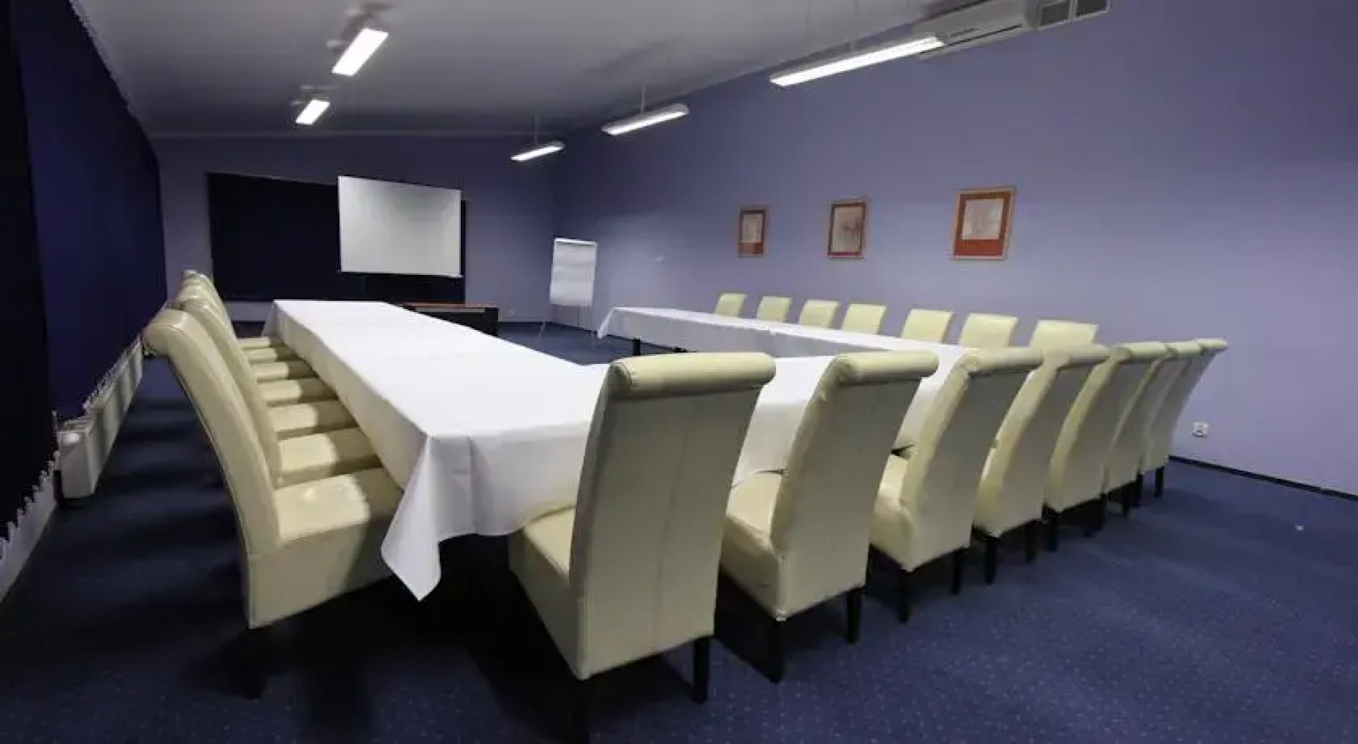 Pod Lipami Centrum Bankietowo Konferencyjne