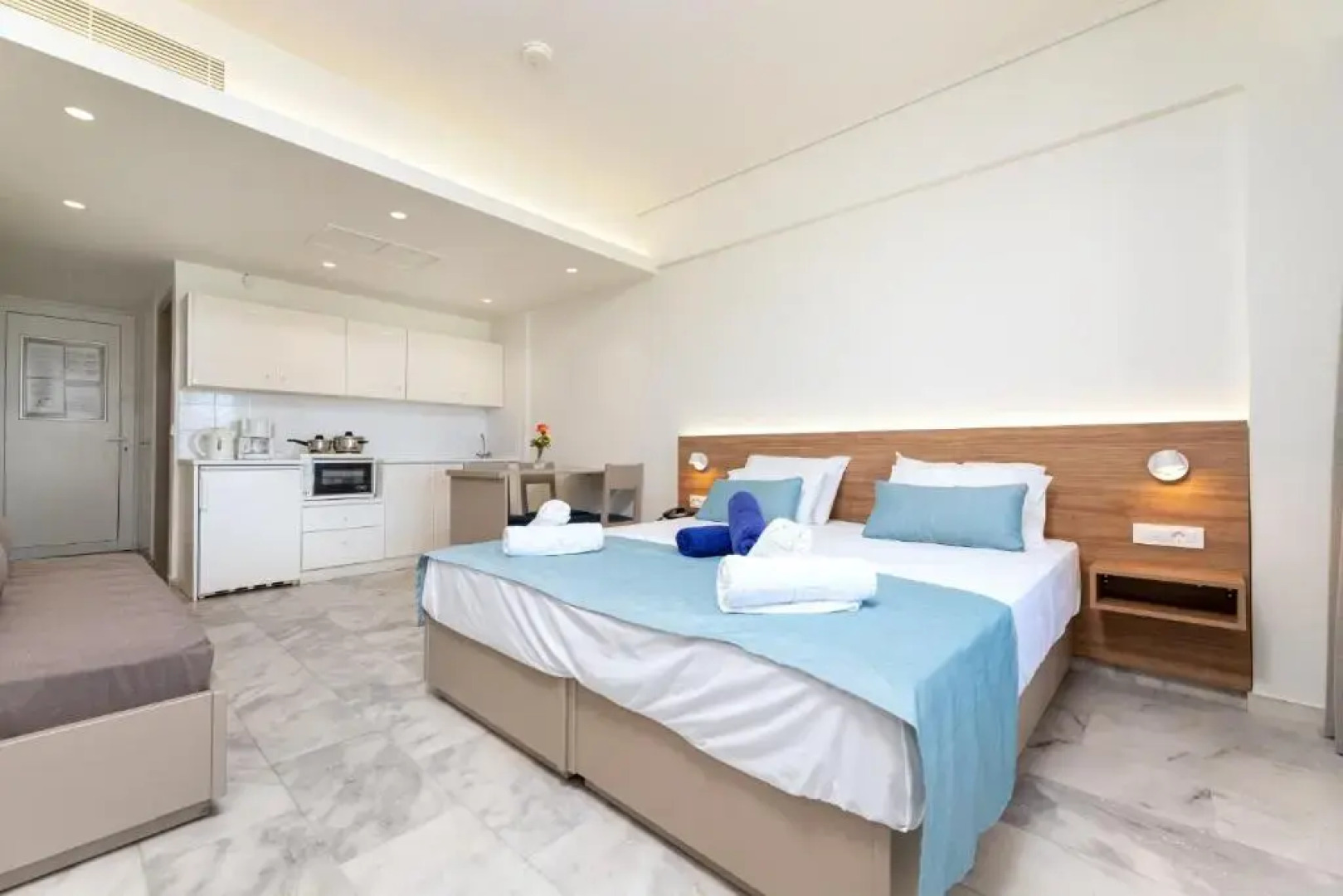 Kostakis Beach Apartments