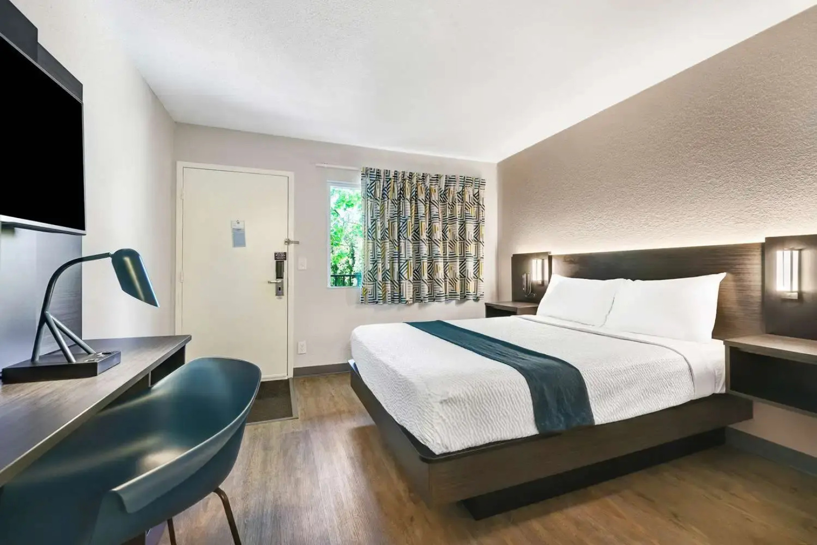 Motel 6 Issaquah, WA - Seattle - East