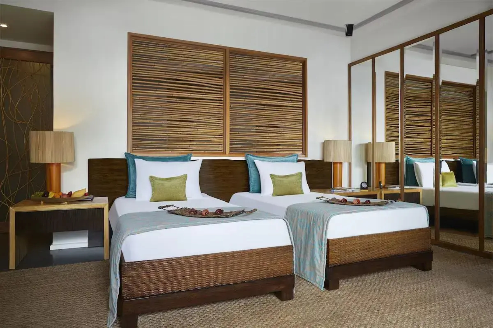 Спа-курорт Taj Coral Reef