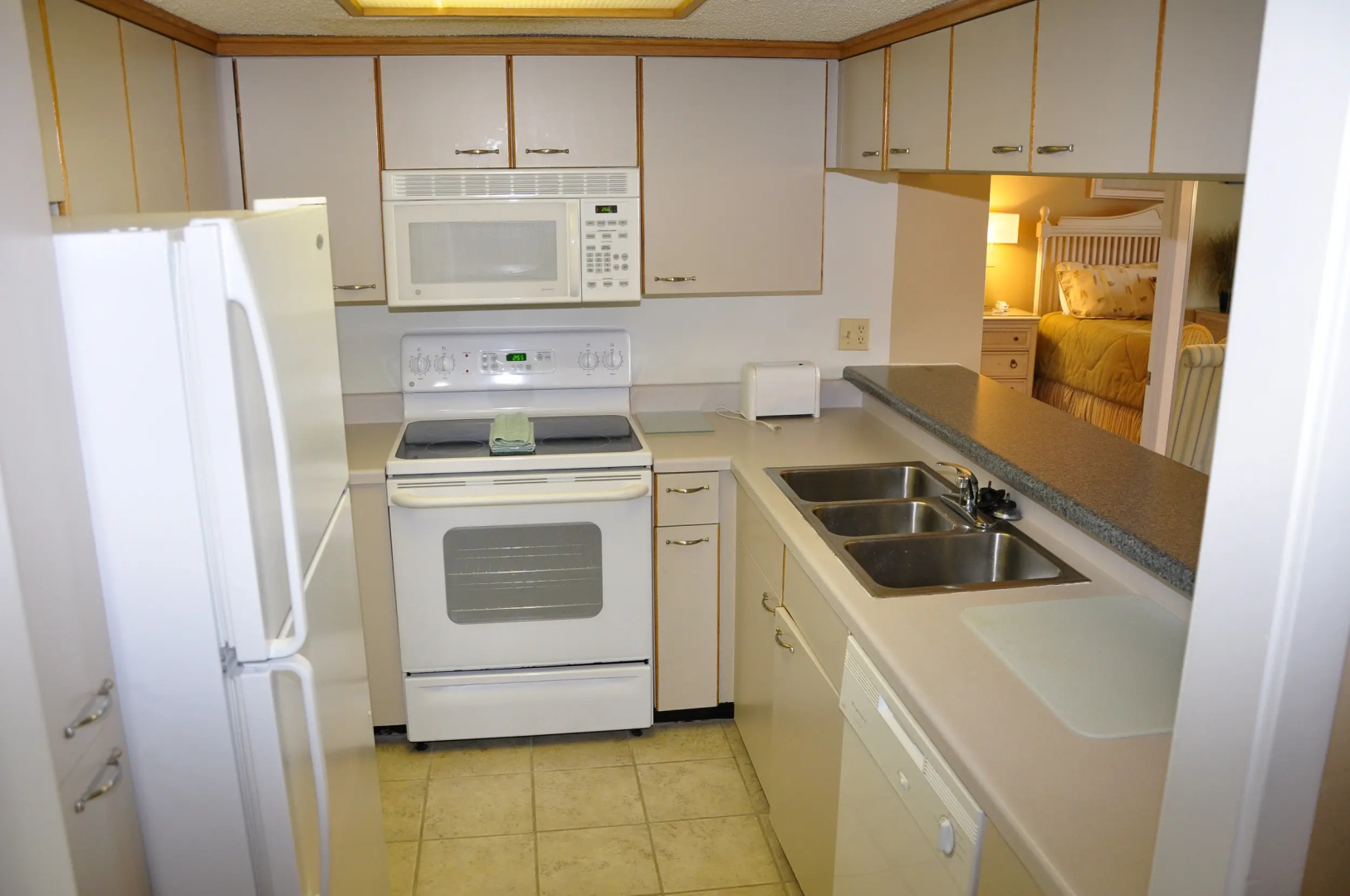 South Hampton - 2 BR Condo Oceanview - STP 1756