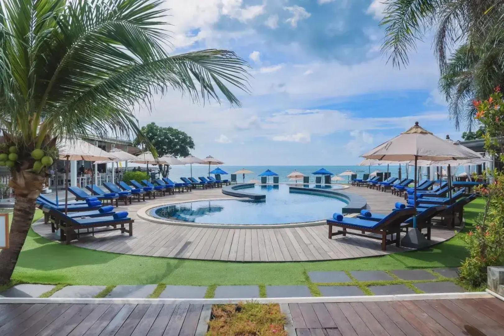 KC Beach Club & Pool Villas