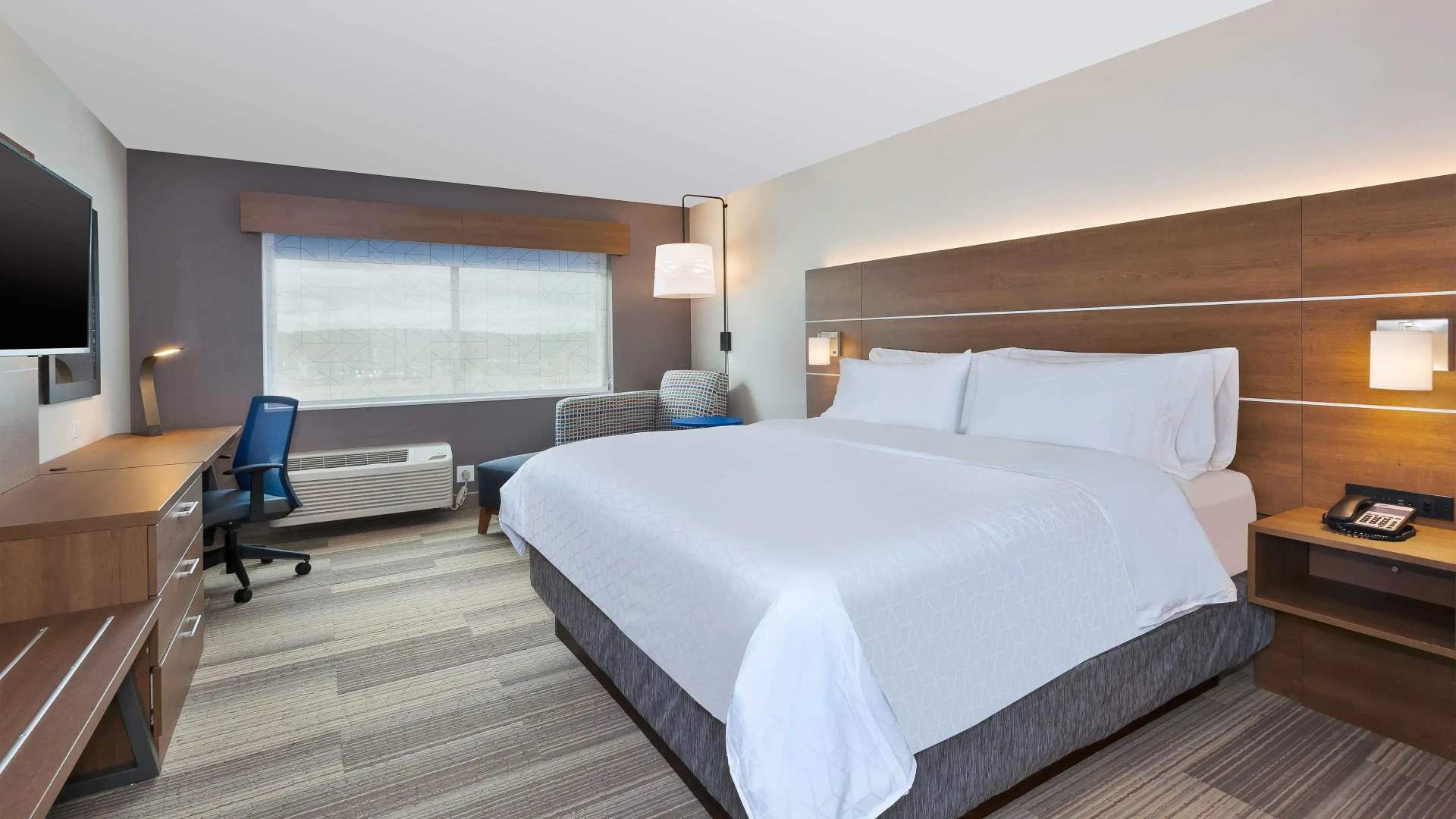 Holiday Inn Express and Suites Eau Claire West I-94