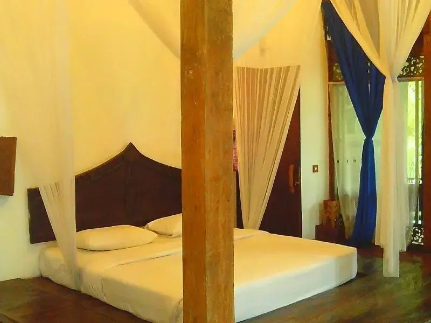 Sapulidi Cafe, Resort & Gallery