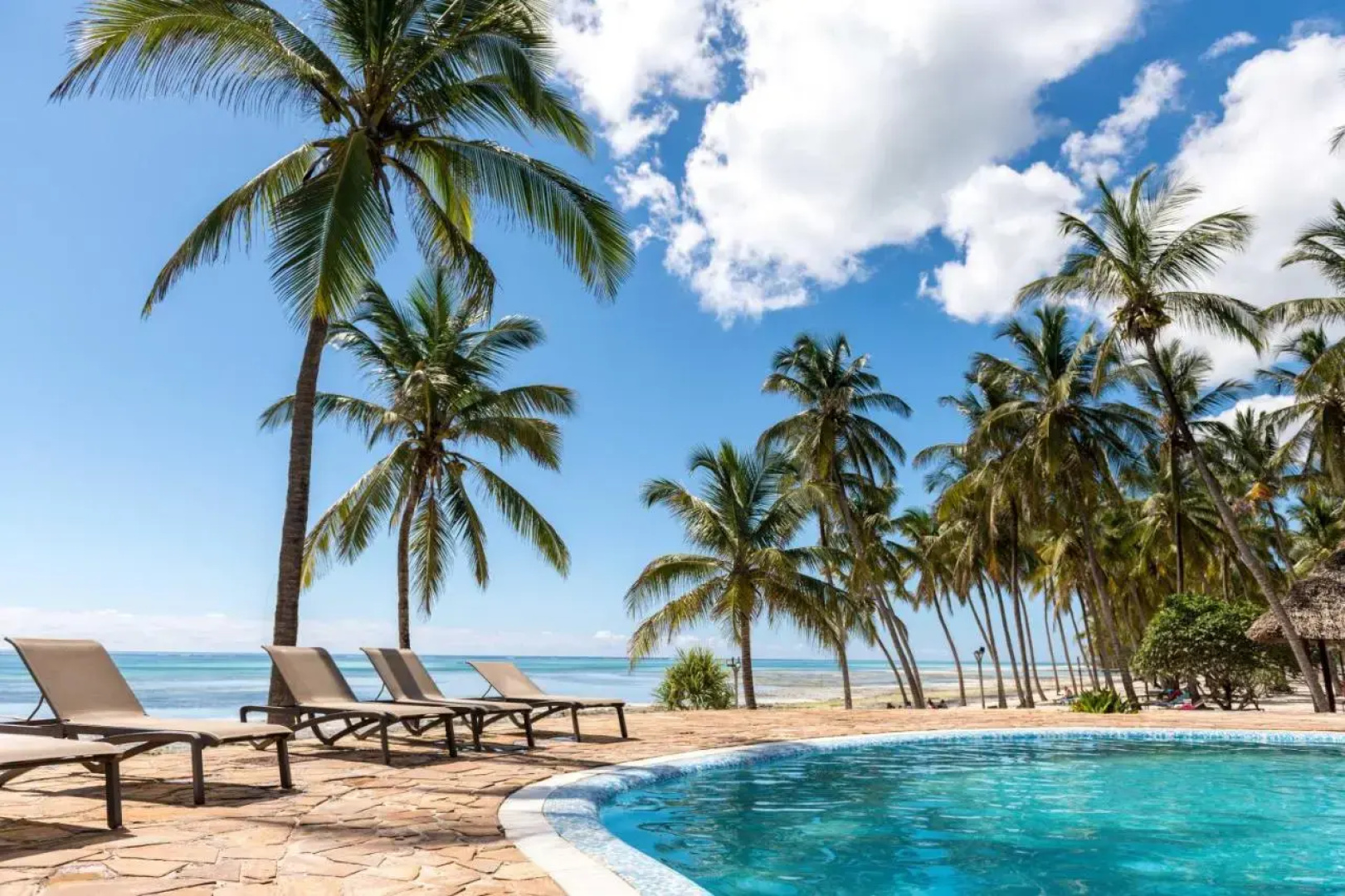 Курортный отель Karafuu Beach Resort & Spa
