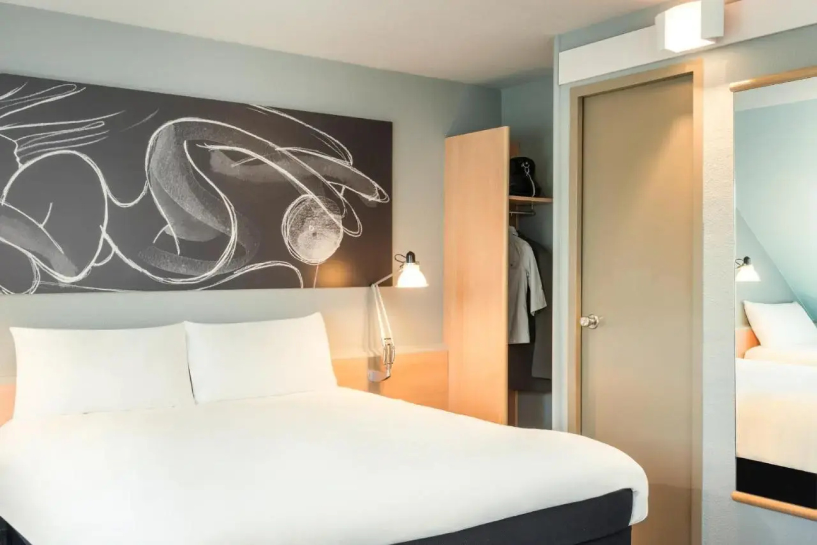 B&B HOTEL Chartres Centre Cathédrale