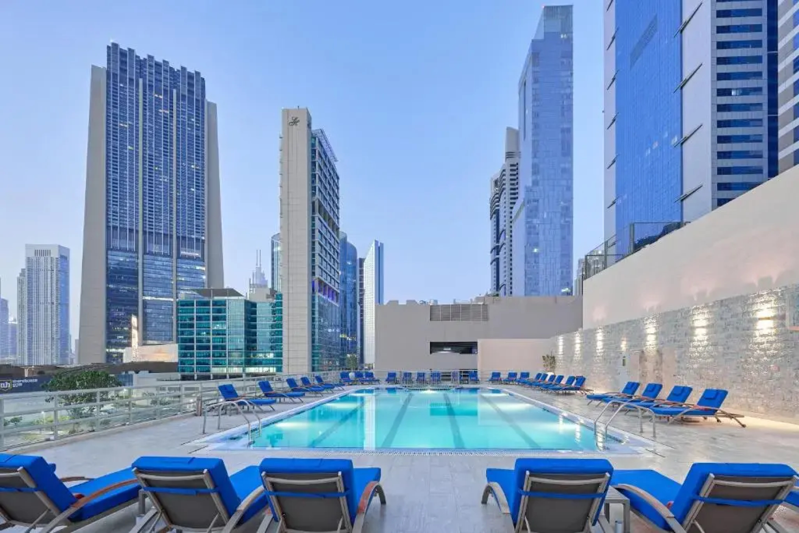 Отель Rose Rayhaan by Rotana