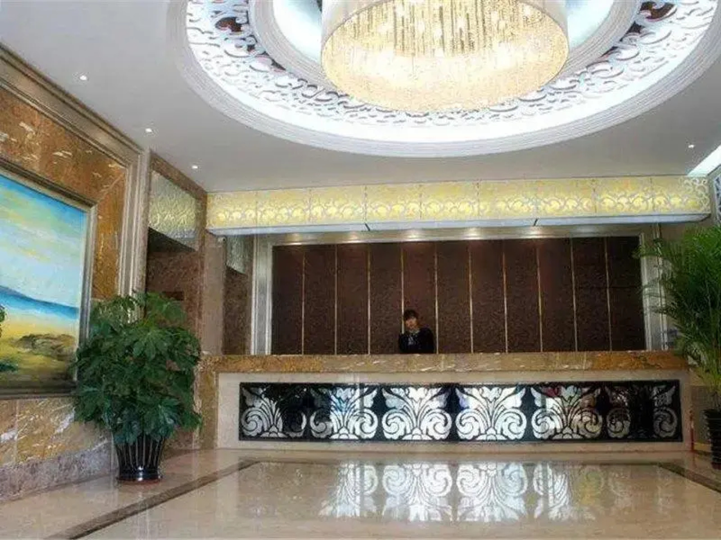 Zhongtian Seaview Hotel (Zhanqiao Railway Station)