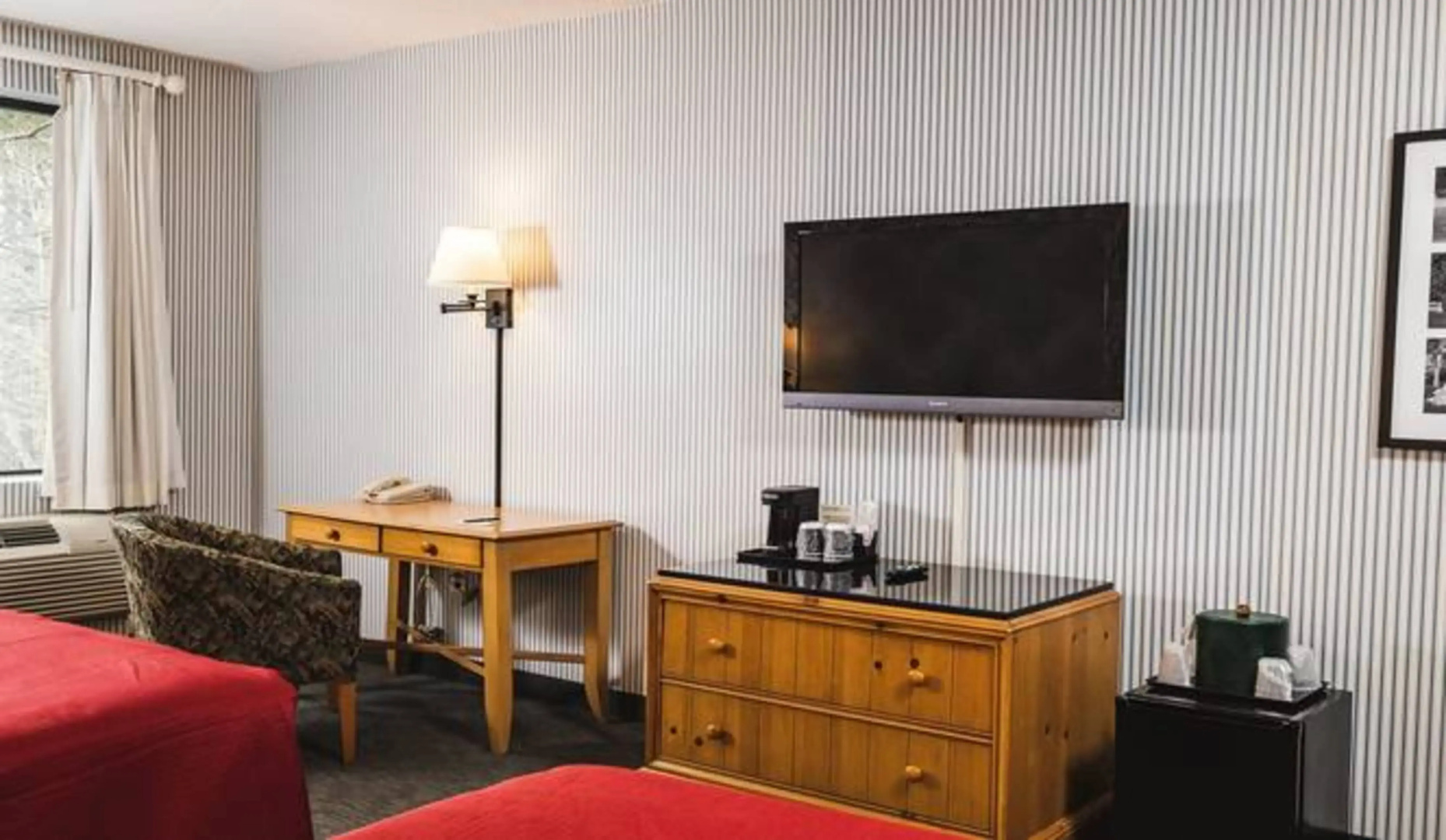 Williamsburg Woodlands Hotel & Suites, an official Colonial Williamsburg Hotel