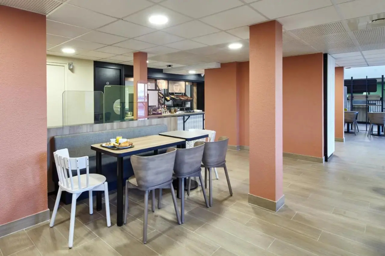 B&B HOTEL Paris Nord Gonesse Parc des Expos