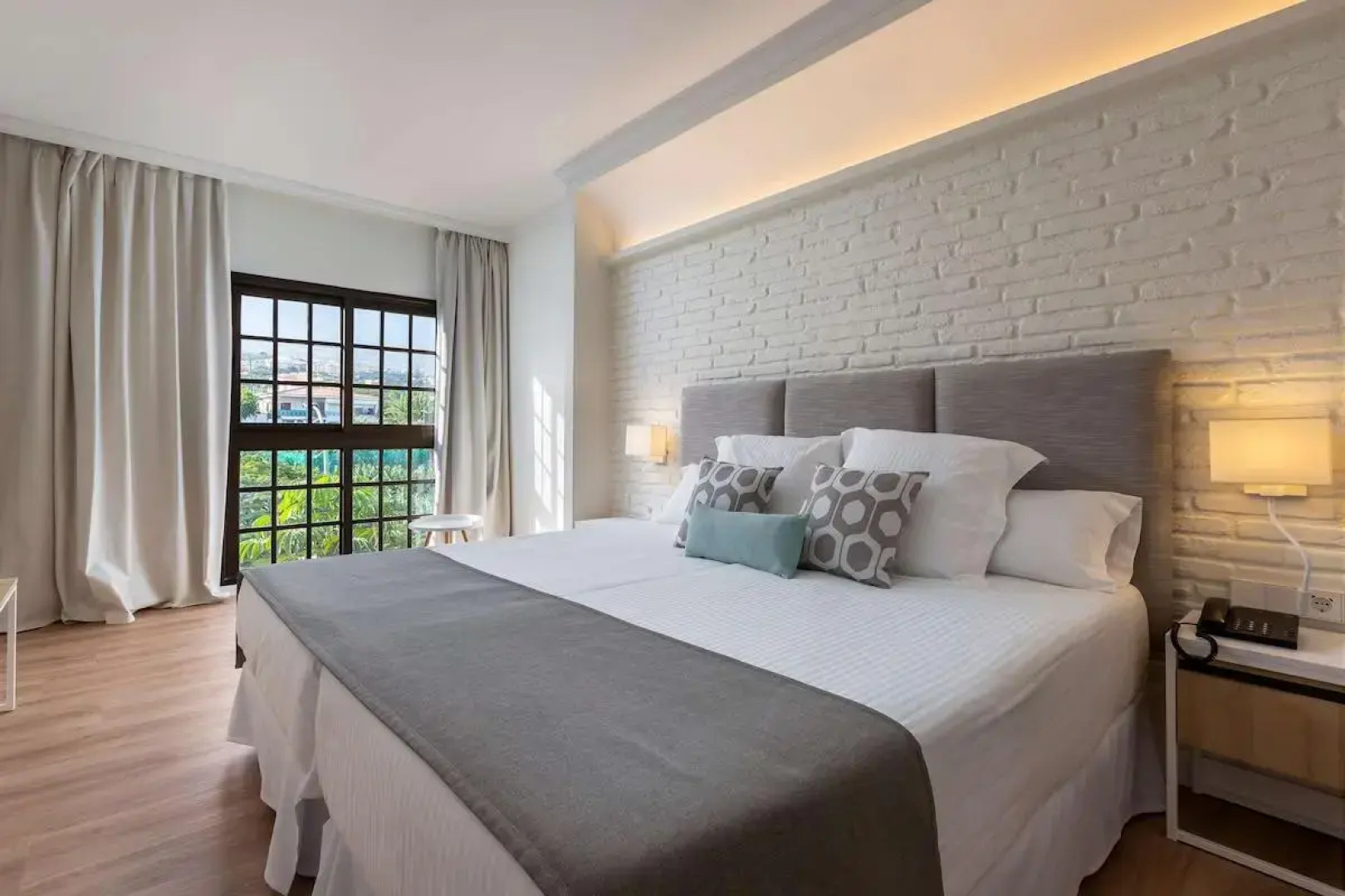 Отель AluaSoul Orotava Valley