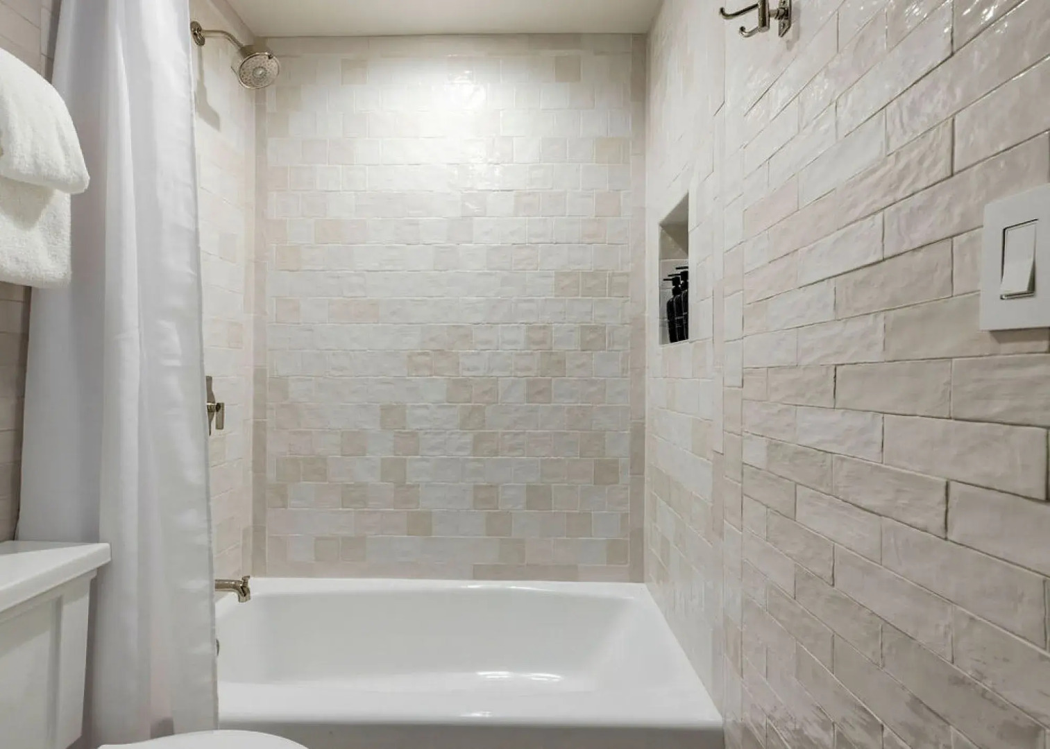 Garden District Hotel