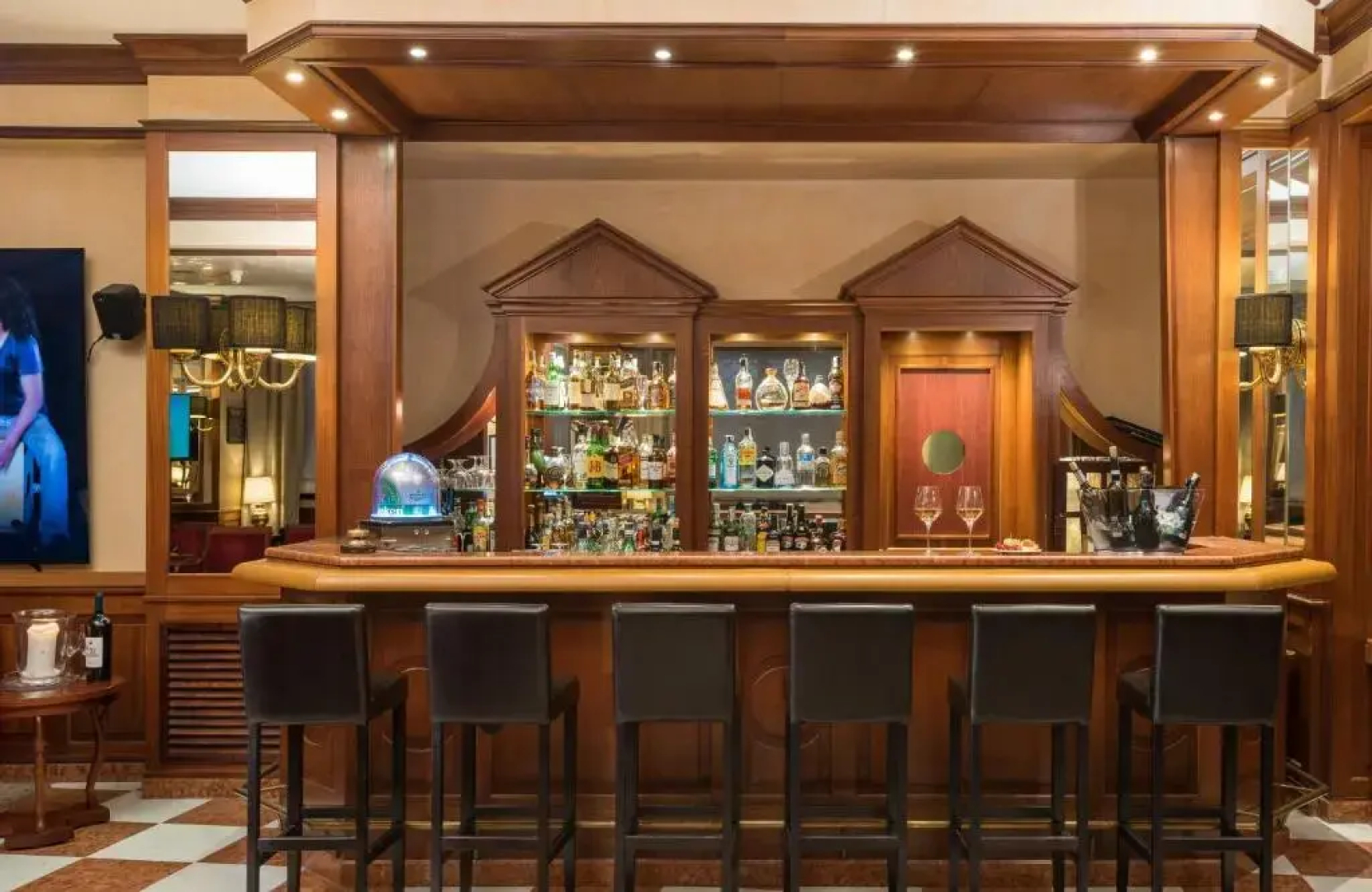 Отель Leonardo Hotel Milan City Center