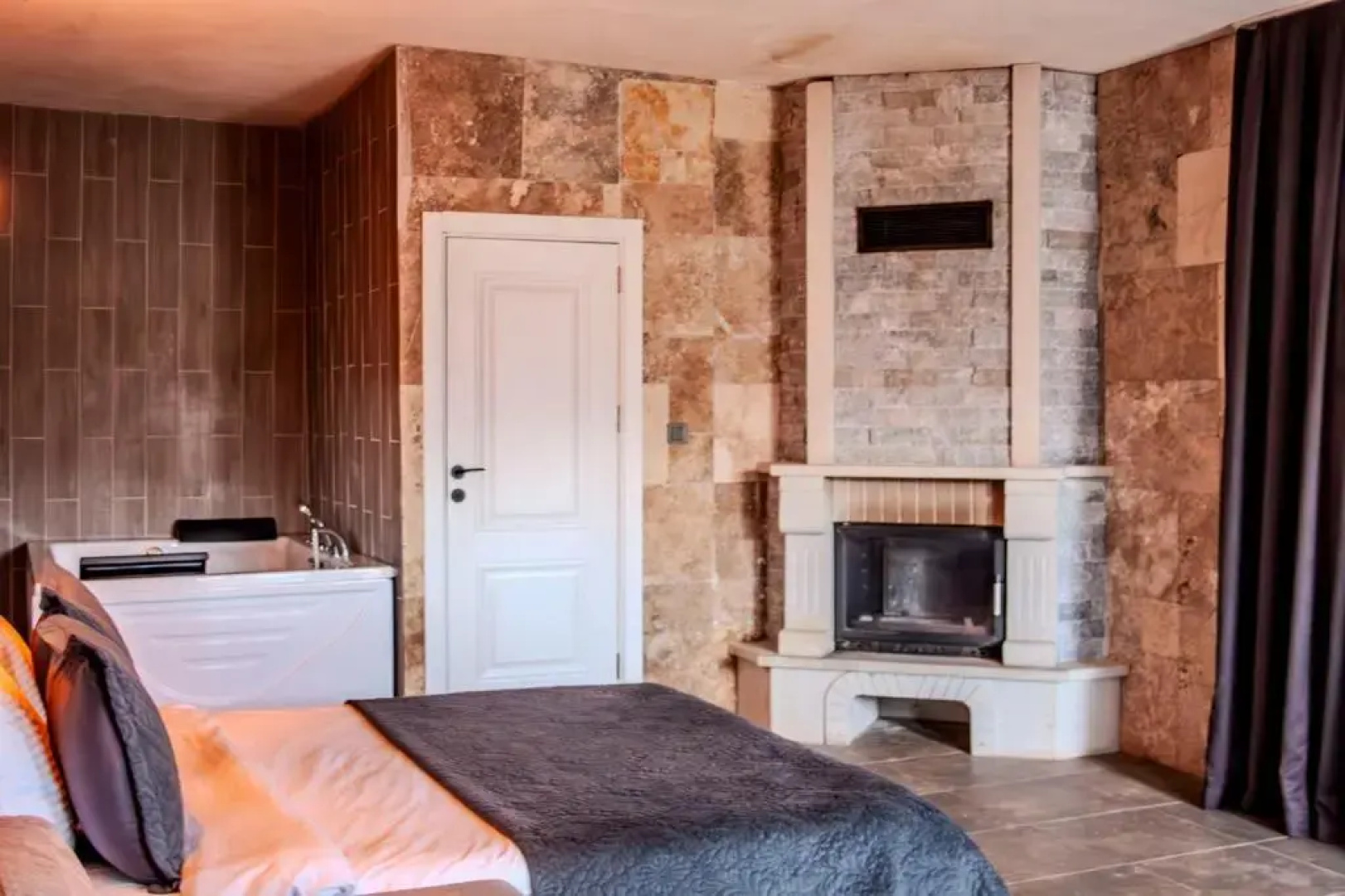 216 North Hotel & Wellness-Spa