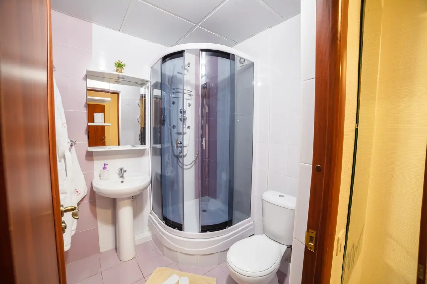 Express City Hotel
