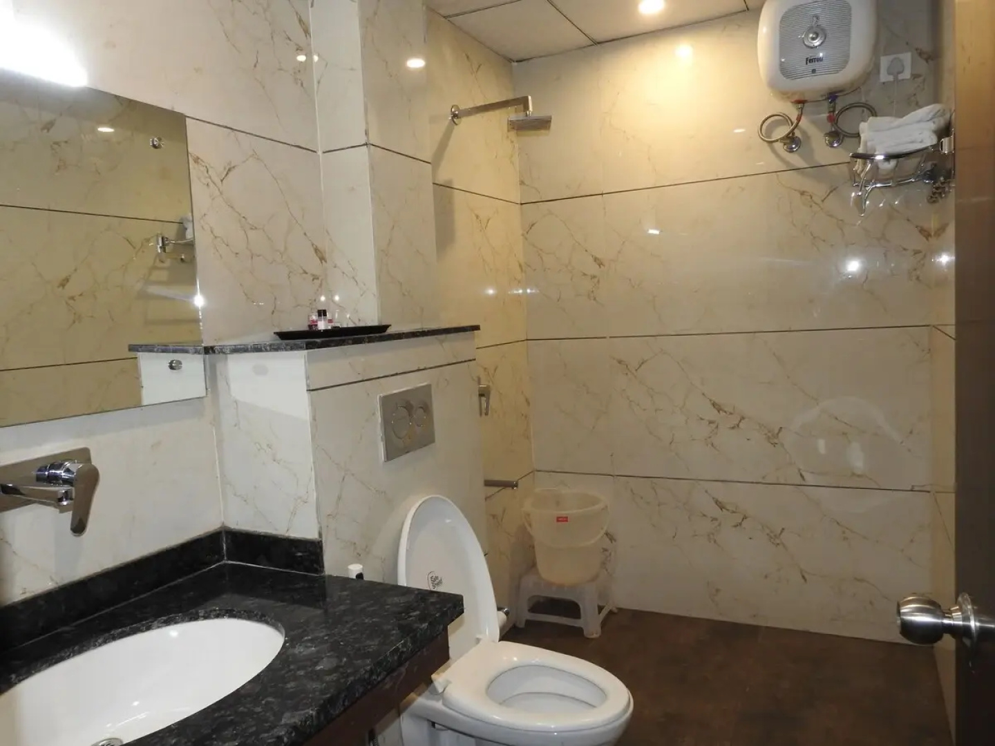 Hotel Aakash Residency