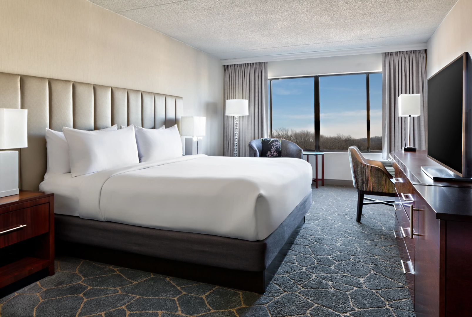 DoubleTree by Hilton Fairfield Hotel & Suites