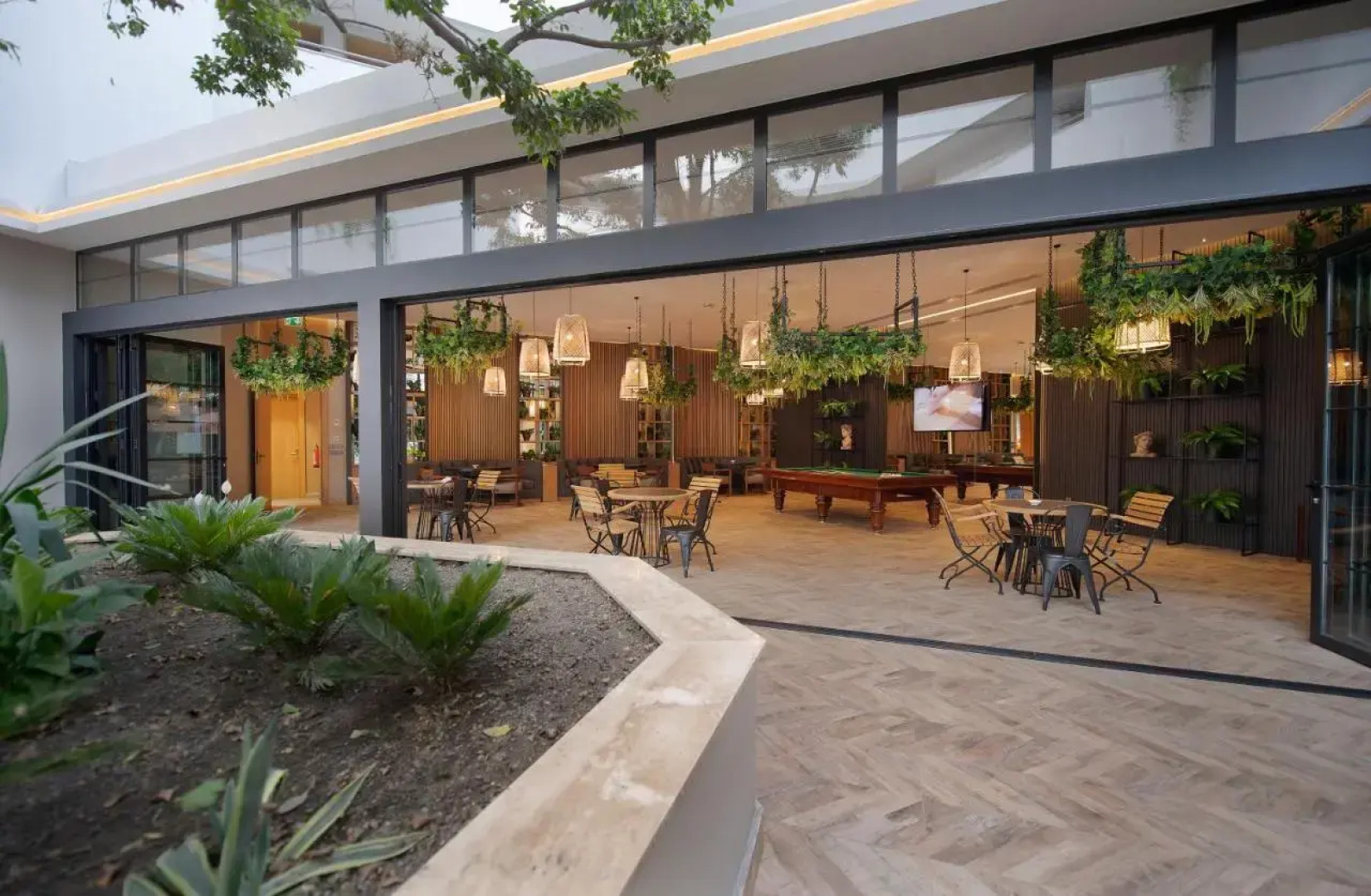 Miramare Beach Hotel