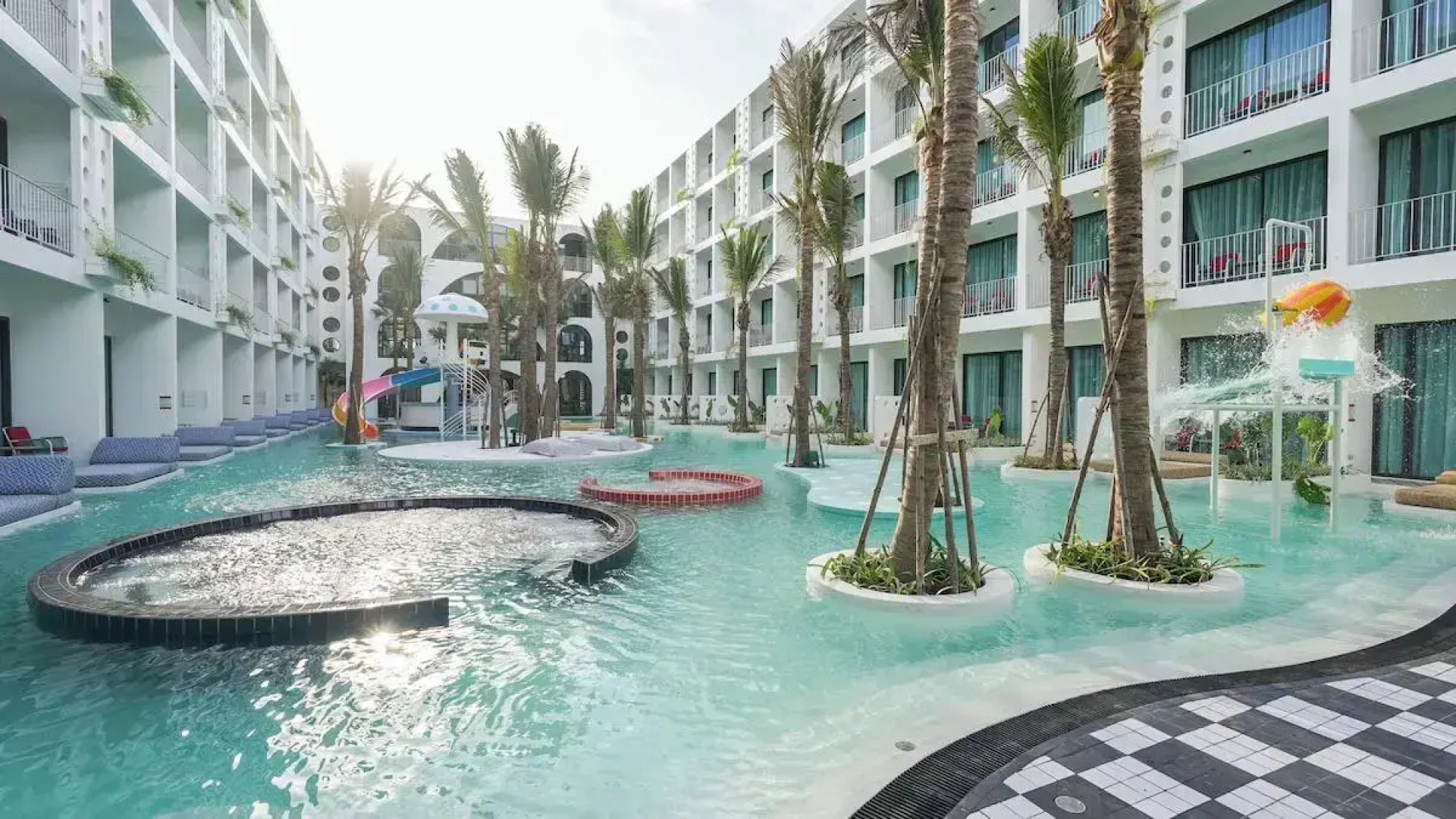 Sugar Marina POP, Kata Beach