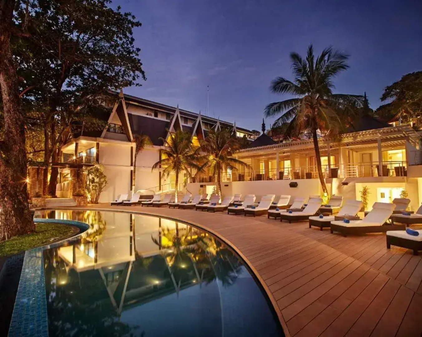 Отель The Boathouse Phuket