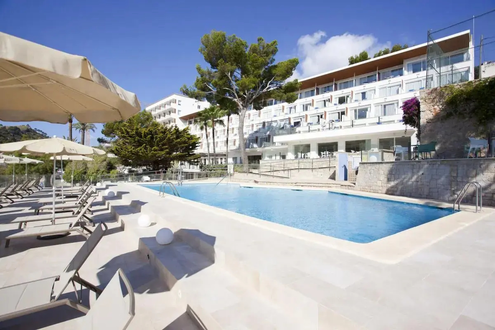 Отель Grupotel Molins