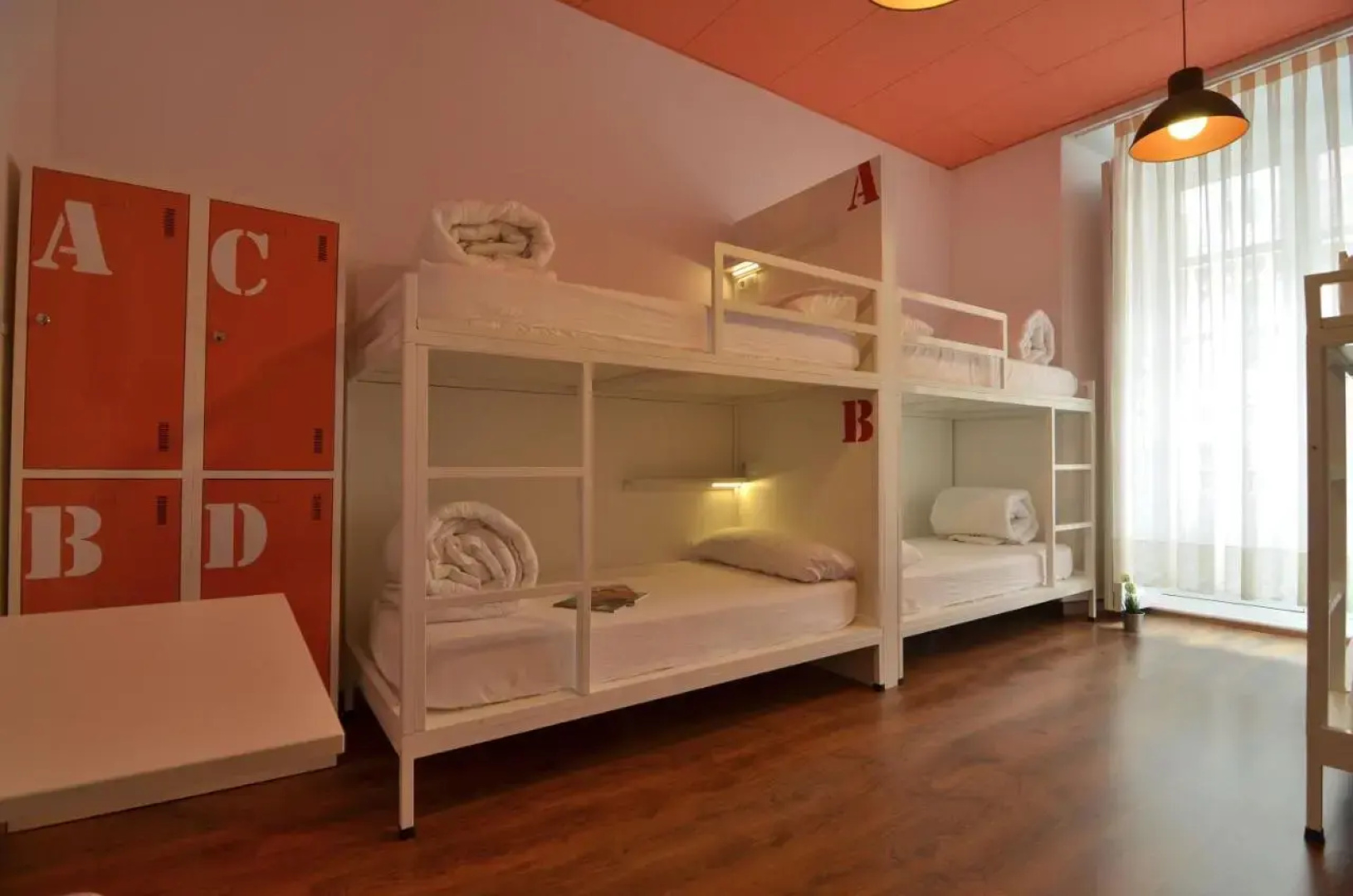 Хостел Far Home Atocha