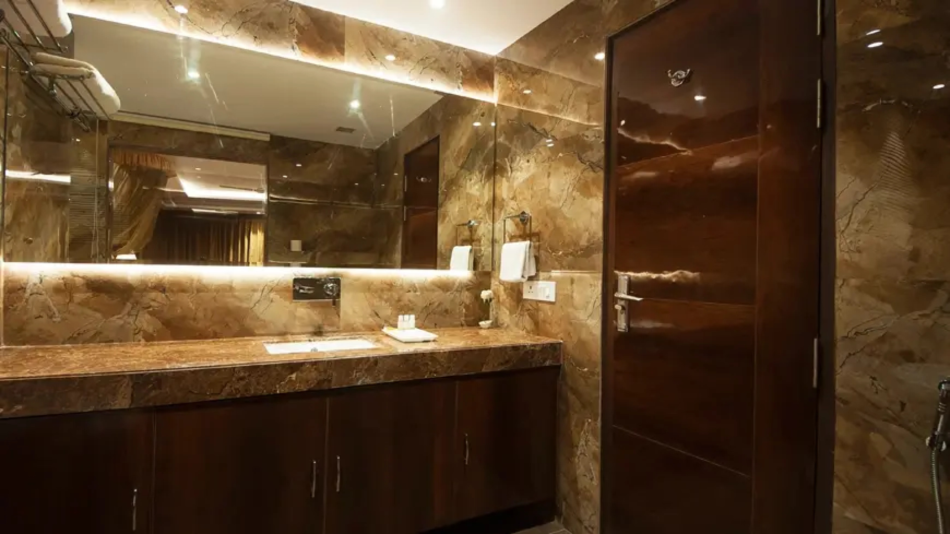 Hotel Ramhan Palace