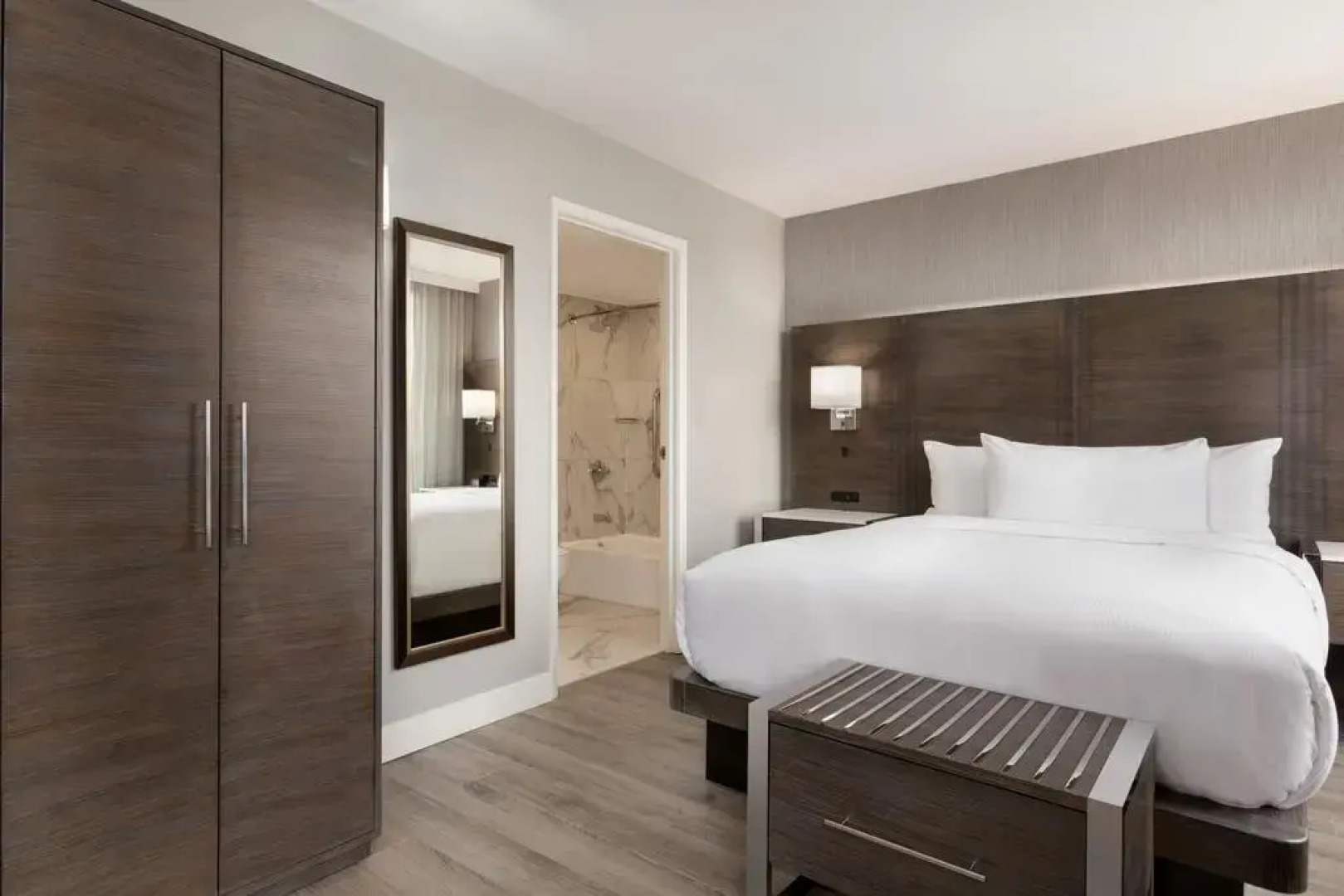 Embassy Suites by Hilton Montreal Airport