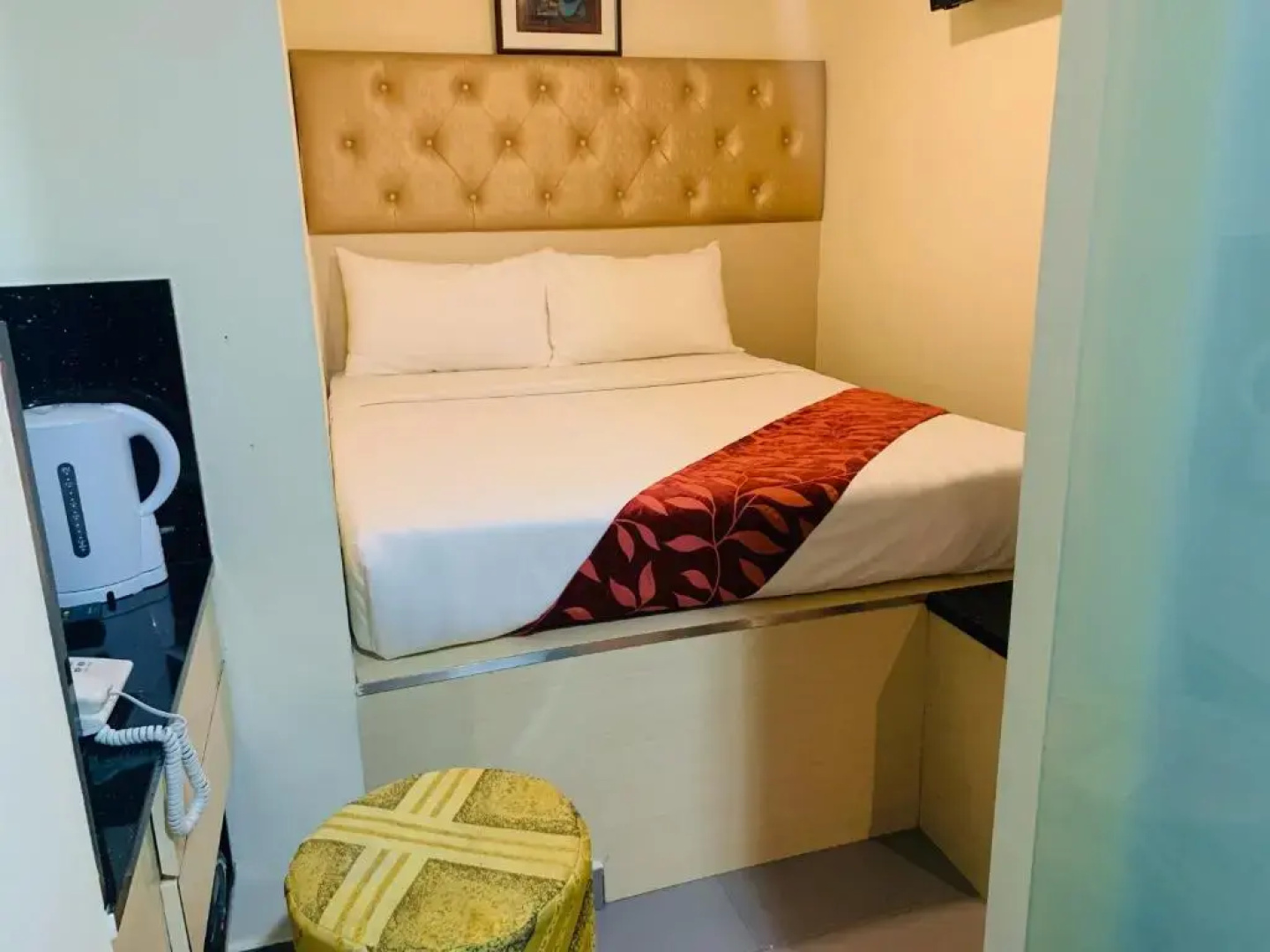 Sandpiper Hotel