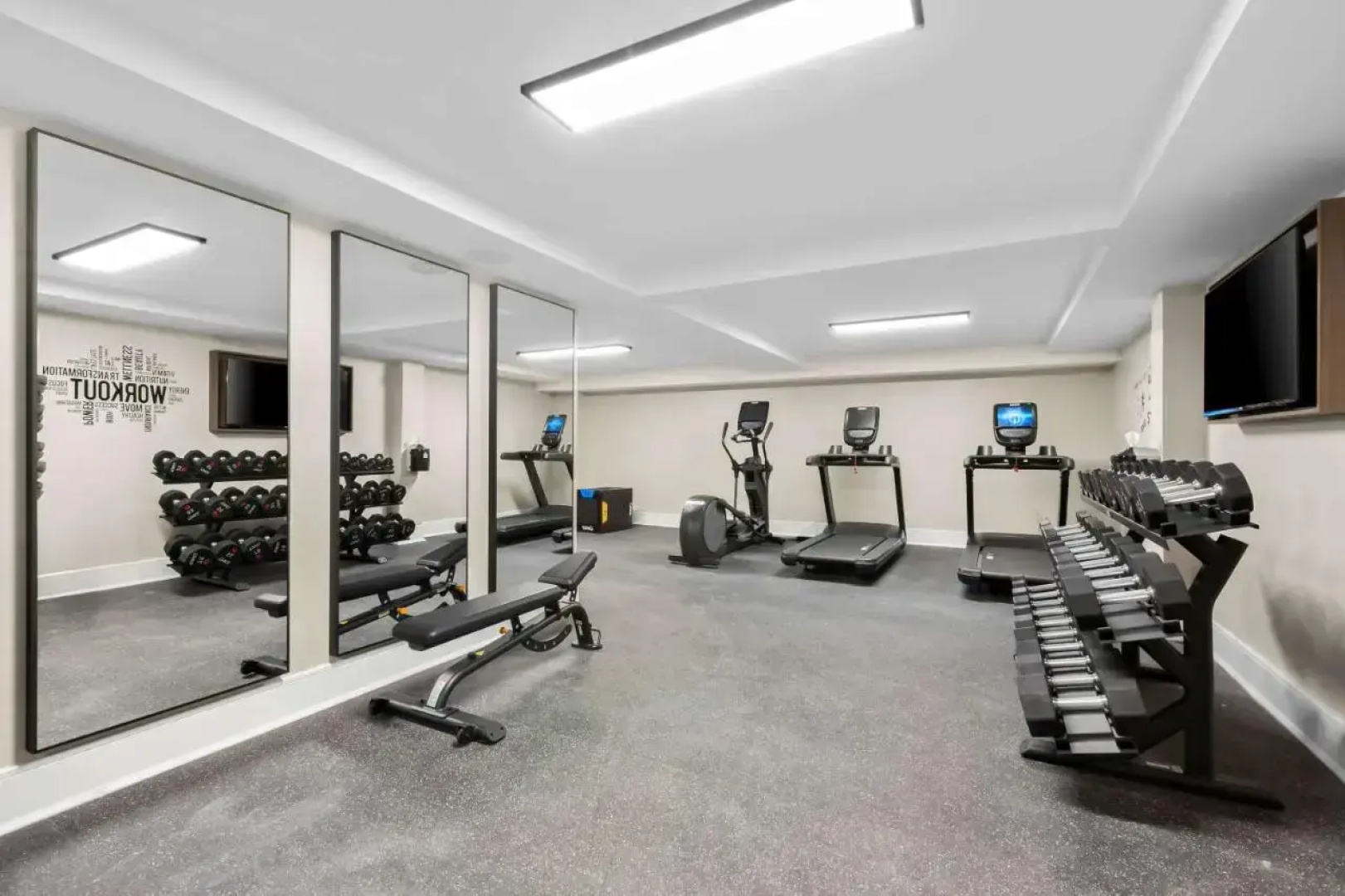 Latitude Suites Tinton Falls Eatontown/BW Premier Collection 