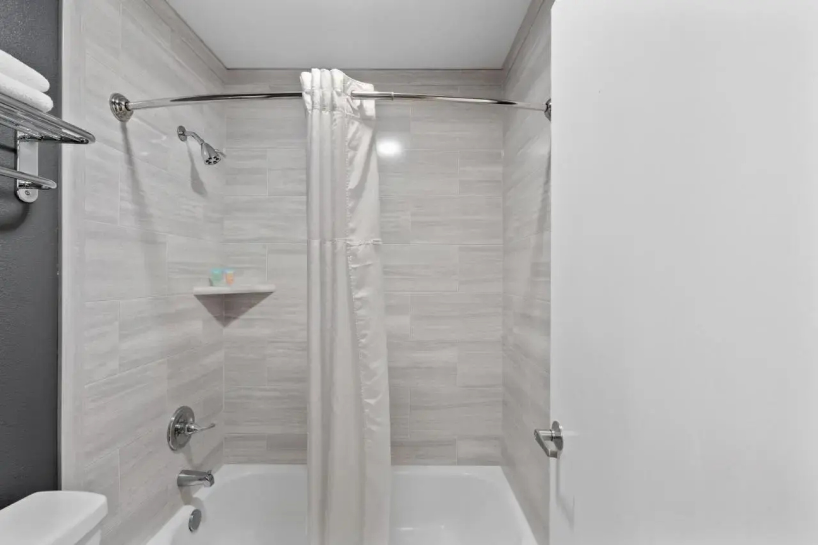 Basecamp Puyallup a Travelodge by Wyndham