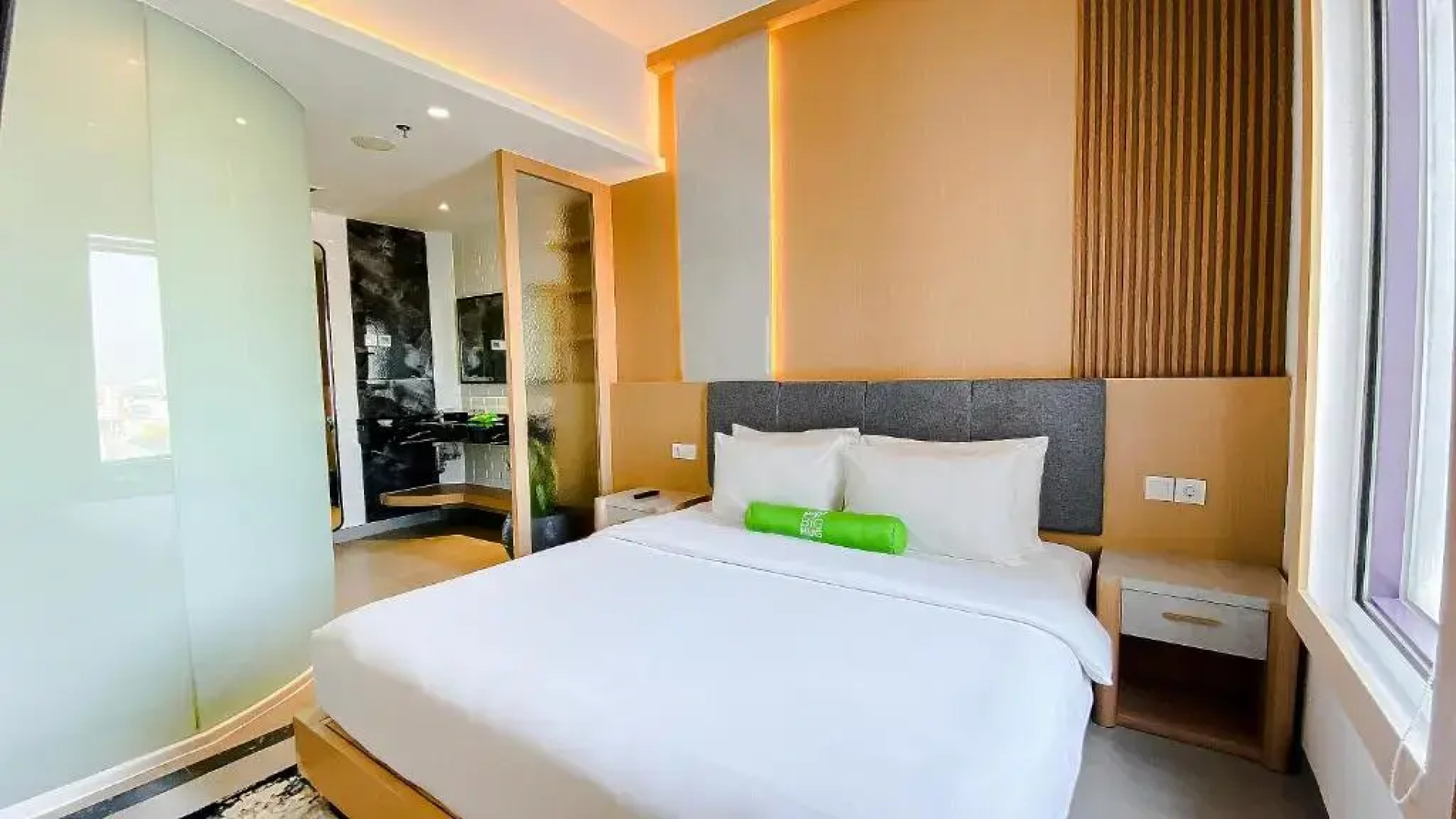 POP! Hotel Solo