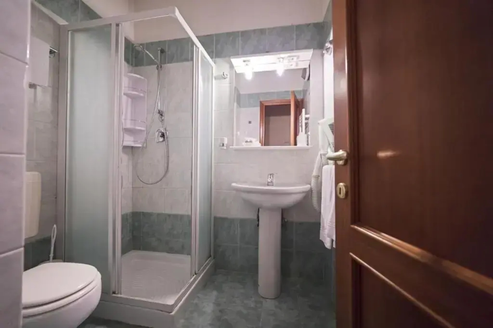 Отель Maxim Axial