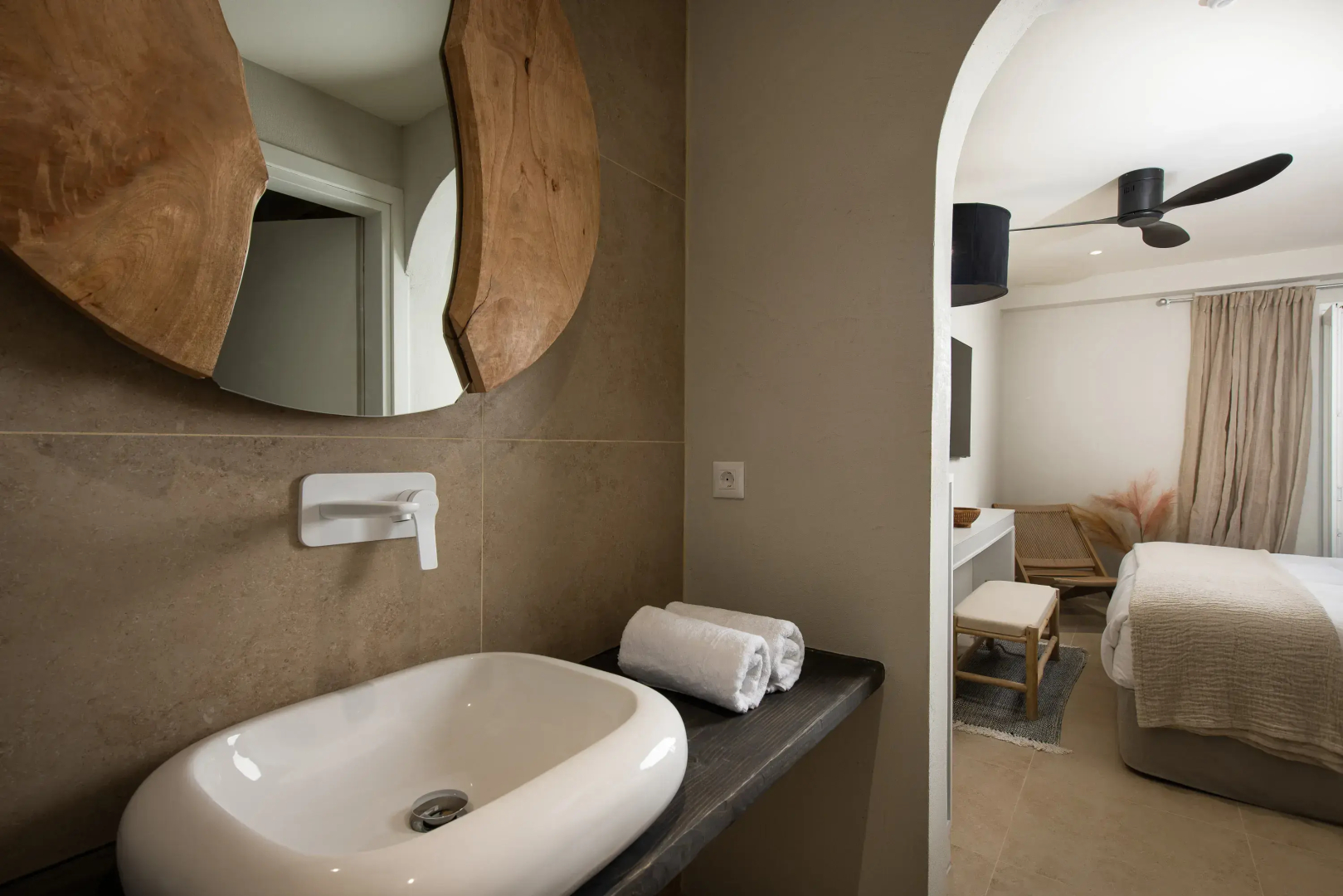 Bios Santorini Vegan - Vegetarian Boutique Hotel 