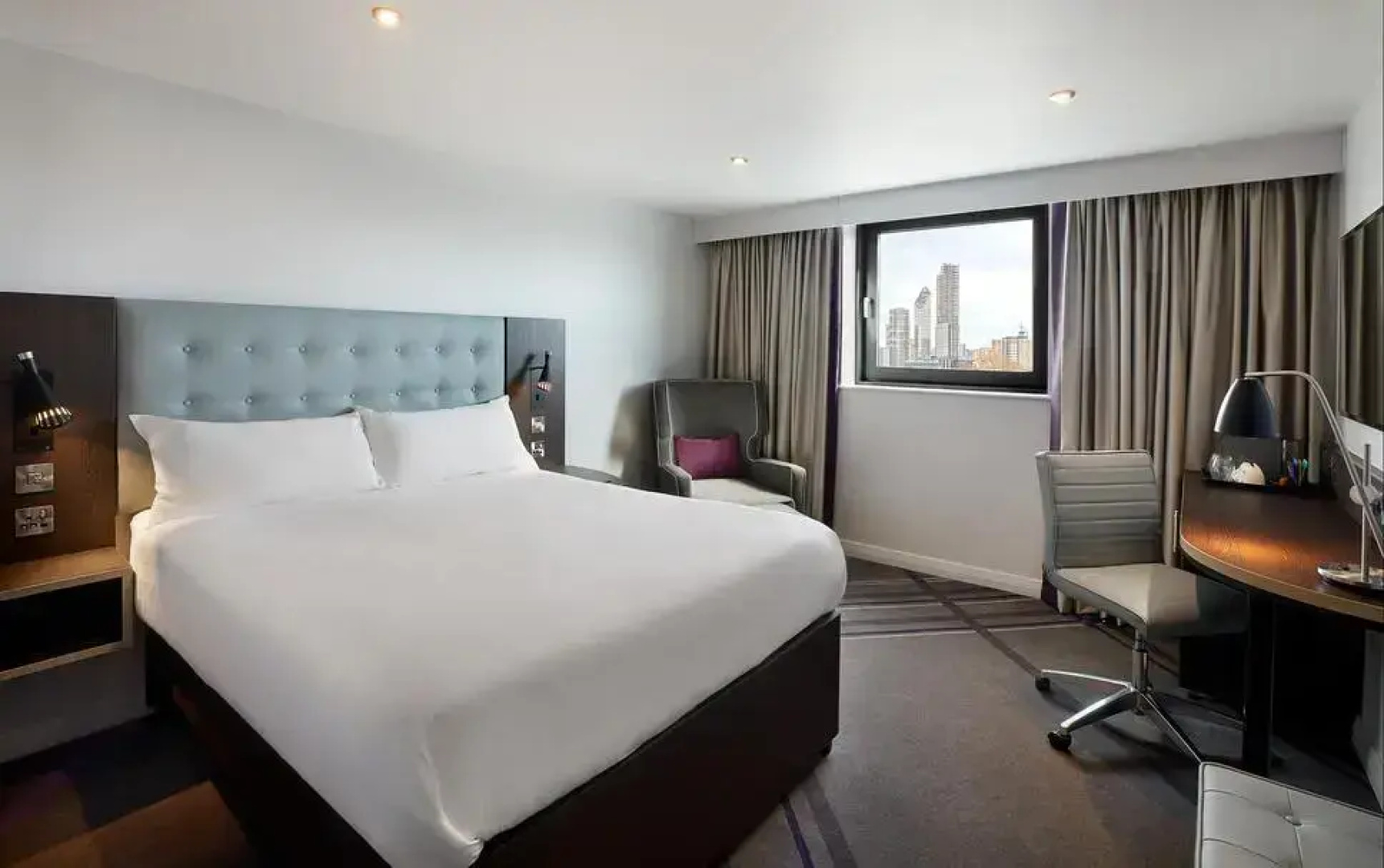 Premier Inn Manchester Salford Quays