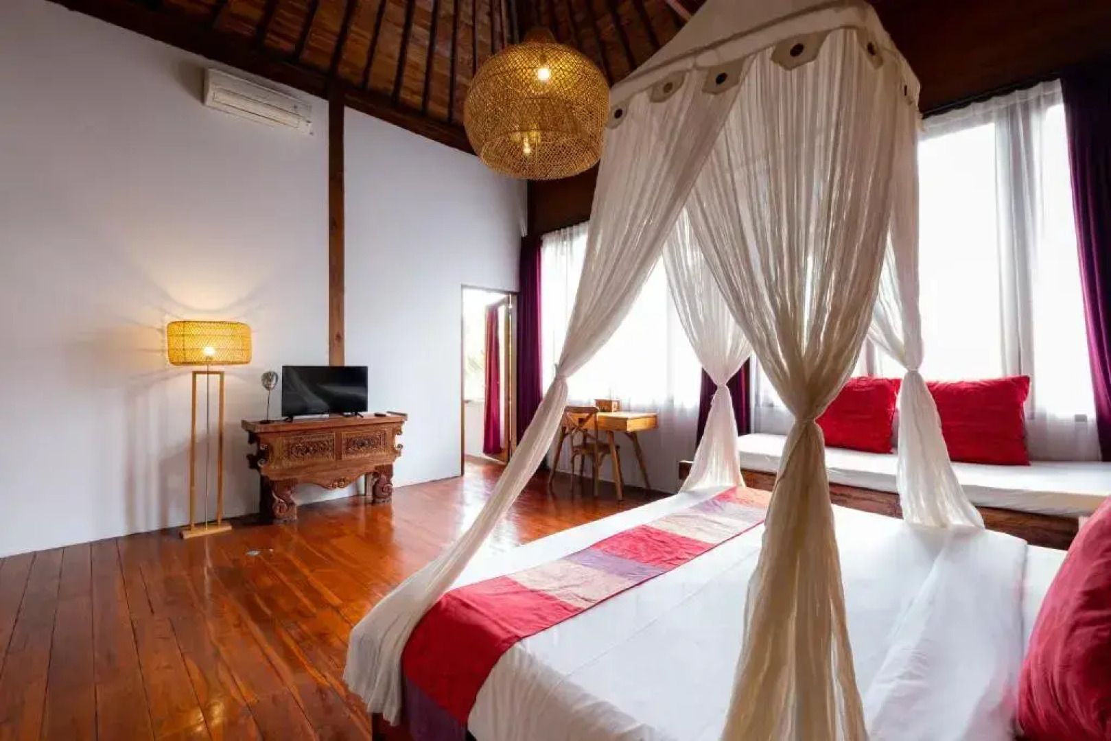 Kakul Villas & Suites