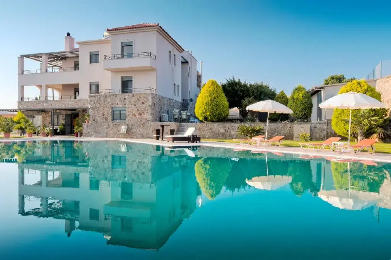 Marini Luxury Apartments and Suites