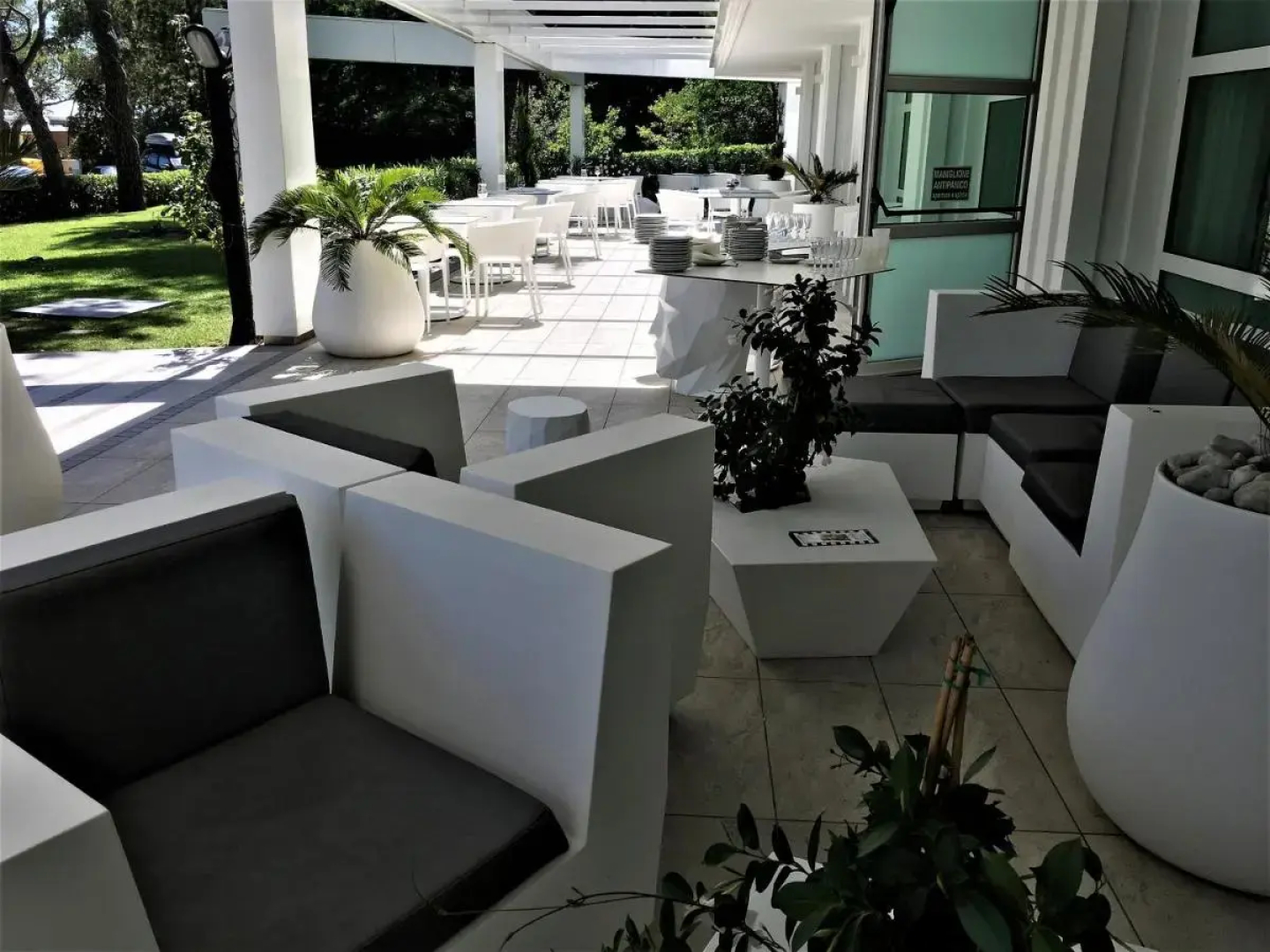 International Beach Hotel