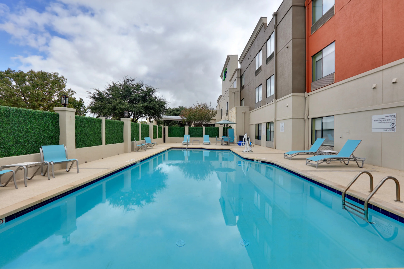 Holiday Inn Express & Suites Austin Round Rock by IHG